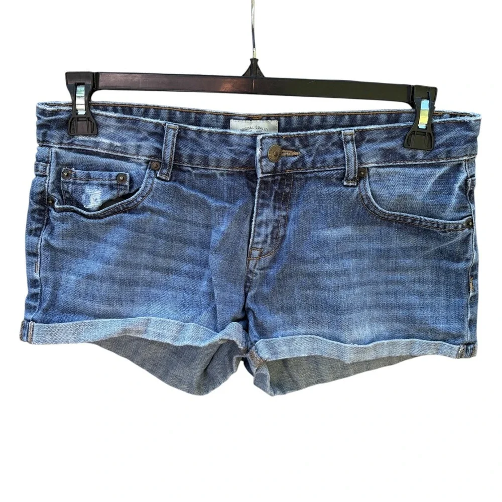 Aeropostale Womens 9/10 Denim Shorts Blue Low Rise Cuffed Medium Wash Y2K Casual